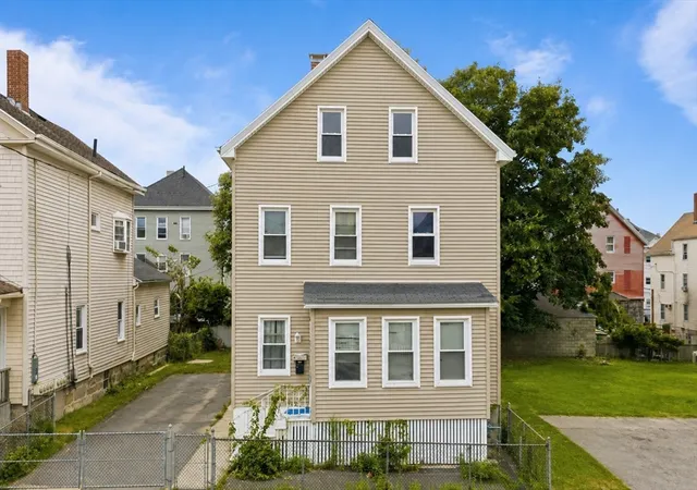2nd image of 17 Salisbury St, New Bedford, MA 02744 | MLS# 73556734