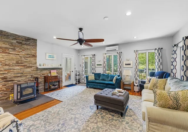 2nd image of 476 Sconticut Neck Rd, Fairhaven, MA 02719 | MLS# 73548991