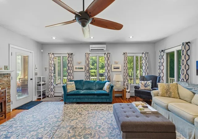 3rd image of 476 Sconticut Neck Rd, Fairhaven, MA 02719 | MLS# 73548991