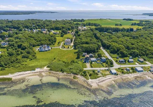 42nd image of 476 Sconticut Neck Rd, Fairhaven, MA 02719 | MLS# 73548991