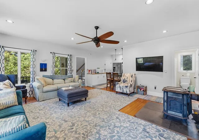 5th image of 476 Sconticut Neck Rd, Fairhaven, MA 02719 | MLS# 73548991