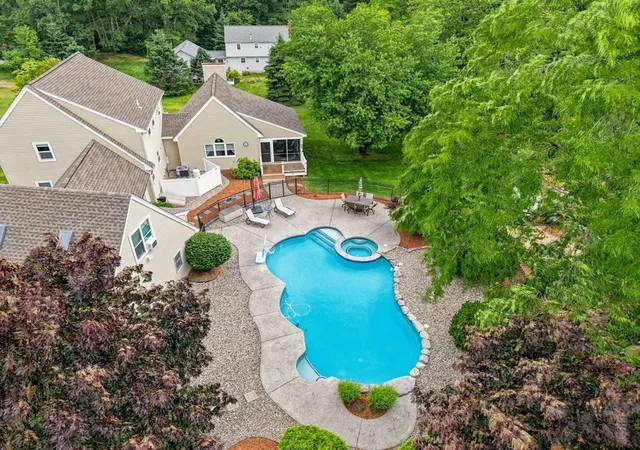 3rd image of 2 Montana Dr, Tyngsboro, MA 01879 | MLS# 73540040