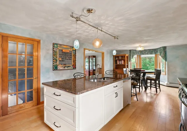 5th image of 2 Montana Dr, Tyngsboro, MA 01879 | MLS# 73540040