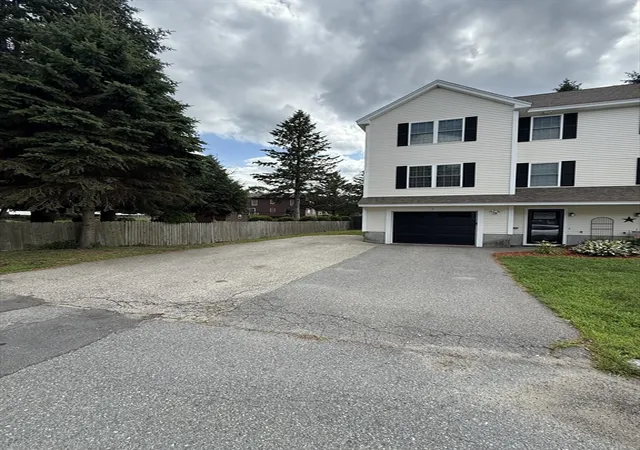 Photo 3 of Sale Pending at 7 Willow St #7, Haverhill, MA 01832 | MLS# 73569026 | Listing updated on 2026-08-29