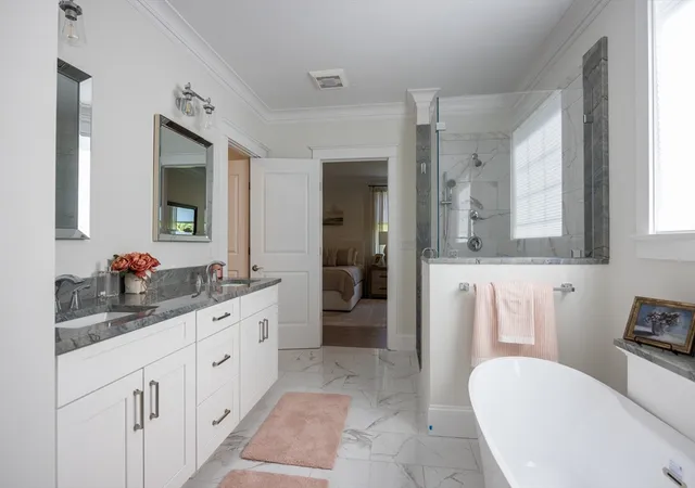 3rd image of 37 Crestwood Circle #37, Rochester, MA 02770 | MLS# 73507390