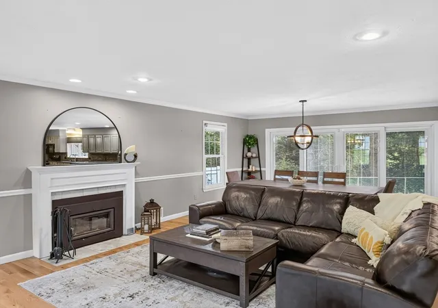 4th image of 16 Wadsworth Rd, Ashland, MA 01721 | MLS# 73553345