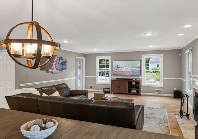 5th image of 16 Wadsworth Rd, Ashland, MA 01721 | MLS# 73553345