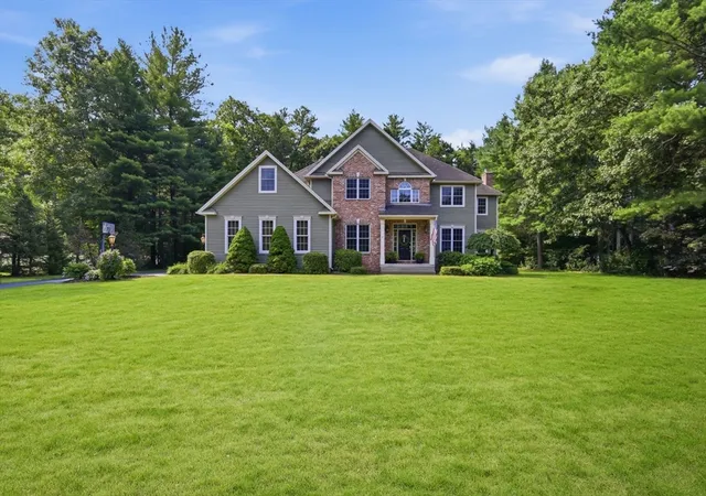 Photo 3 of Sale Pending at 8 Lexington Cir, Southwick, MA 01077 | MLS# 73549936 | Listing updated on 2026-08-30