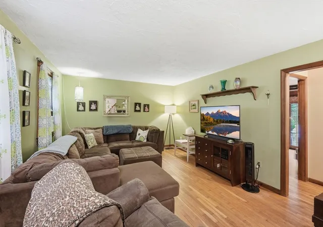 Photo 3 of Single family home for sale at 46 Prospect St, Rutland, MA 01543 | MLS# 73549923 | Listing updated on 2026-09-20