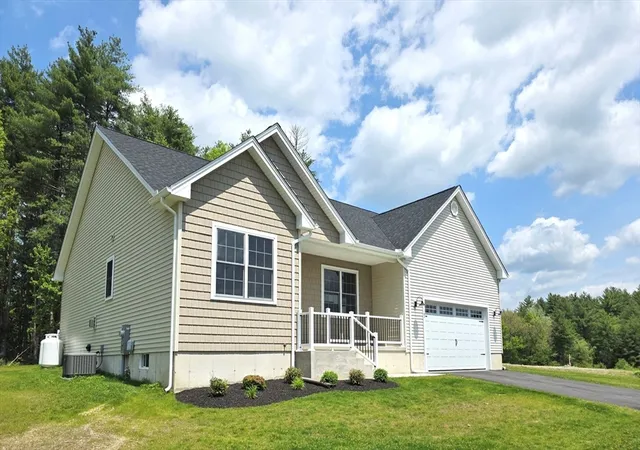 1st image of 31 High Bluff, Belchertown, MA 01007 | MLS# 73564364