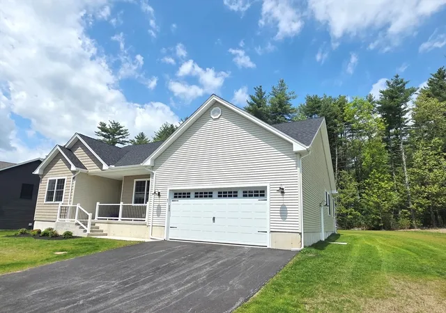3rd image of 31 High Bluff, Belchertown, MA 01007 | MLS# 73564364