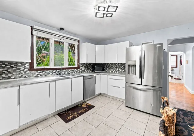 Photo 4 of Single family home for sale at 26 Beulah St, Framingham, MA 01701 | MLS# 73569117 | Listing updated on 2026-09-28