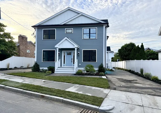 3rd image of 197 Lexington St, Watertown, MA 02128