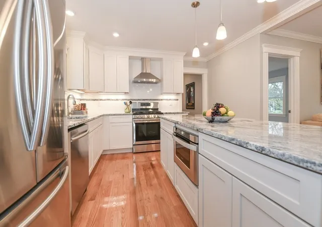 Listing Photo 5 - Condo for sale in building located at 20 Beechwood Ave, Watertown, MA 02472 - Unit #A-2