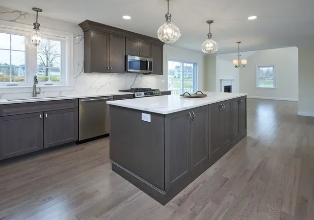 2nd image of 171 Burrage Street, Lunenburg, MA 01462 | MLS# 73540162