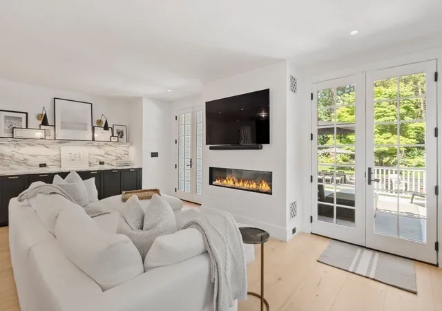 2nd image of 55 Maple Avenue, Andover, MA 01810 | MLS# 73554635