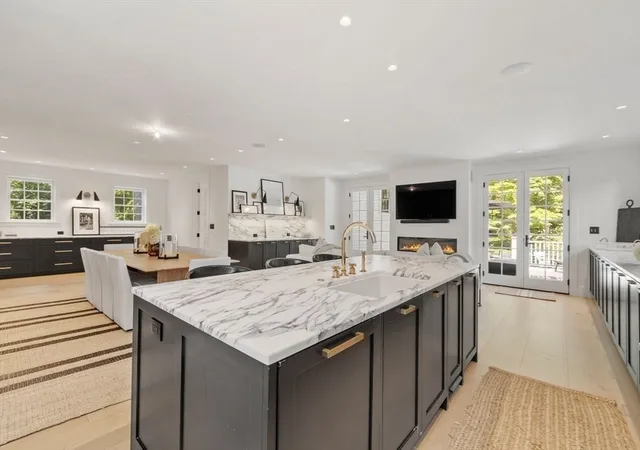4th image of 55 Maple Avenue, Andover, MA 01810 | MLS# 73554635