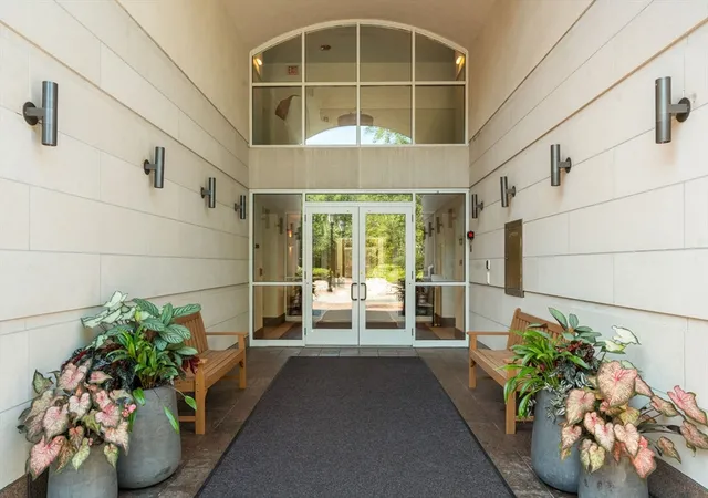 2nd image of 130 Mount Auburn St #406, Cambridge, MA 02138 | MLS# 73562506