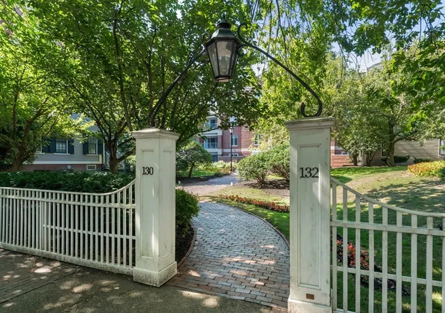 3rd image of 130 Mount Auburn St #406, Cambridge, MA 02138 | MLS# 73562506