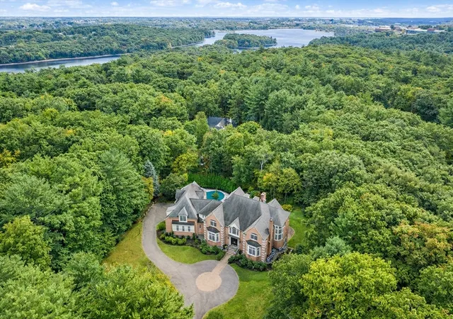 Photo 2 of Mansion for sale at 8 Stratford Way, Lincoln, MA 01773 | MLS# 73501950 | Listing updated on 2026-09-19