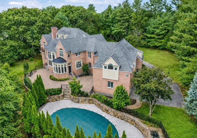 Photo 3 of Mansion for sale at 8 Stratford Way, Lincoln, MA 01773 | MLS# 73501950 | Listing updated on 2026-09-19