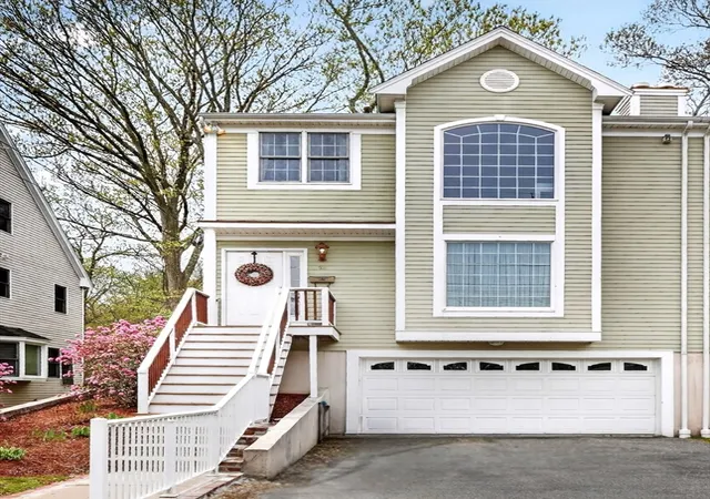 3rd image of 58-60 Tanglewood, Newton, MA 02459