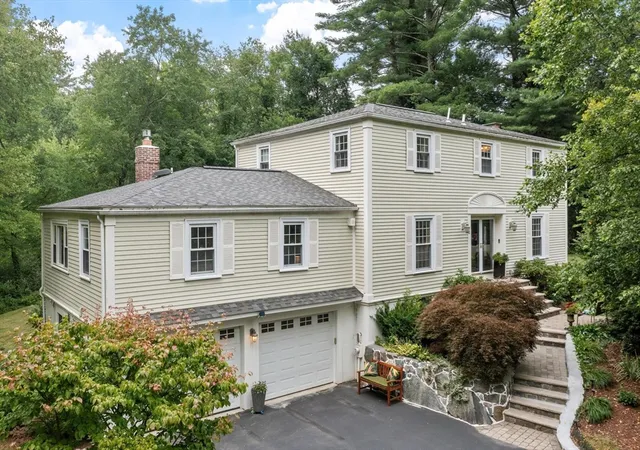 2nd image of 18 Farrwood Dr, Andover, MA 01810 | MLS# 73556626