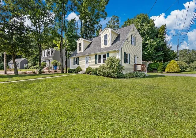 Photo 3 of Sale Pending at 95 Franklin St, Wrentham, MA 02093 | MLS# 73562804 | Listing updated on 2026-09-15
