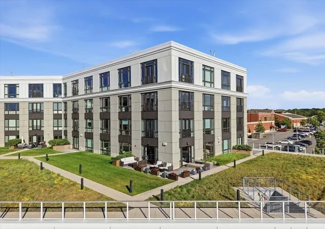 Homes for sale in Hingham, MA | 10 Shipyard Dr #212, Hingham, MA 02043 | MLS# 73541044