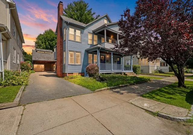 Listing Photo 2 - Condo for sale in building located at 17-19 Howes St, Springfield, MA 01118 - Unit #