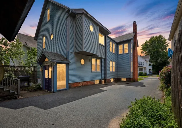 42nd image of 17 19 Howes St, Springfield, MA 01118 | MLS# 73548179
