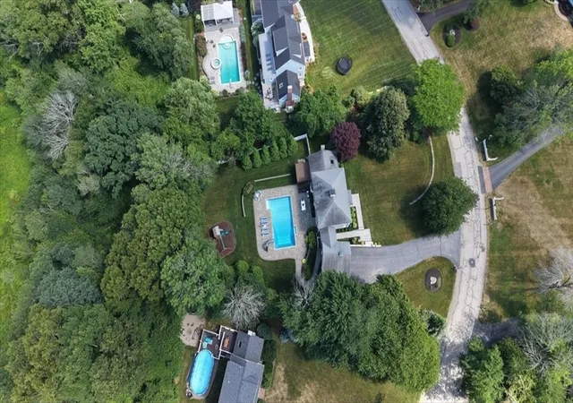42nd image of 35 Satuit Meadow Ln, Norwell, MA 02061 | MLS# 73546375