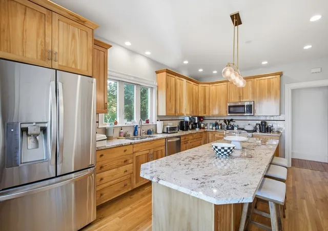 4th image of 70 Park Avenue, Stoneham, MA 02180 | MLS# 73564084