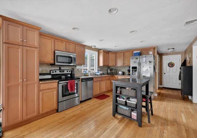4th image of 59 Arabian Dr, Taunton, MA 02780 | MLS# 73531516