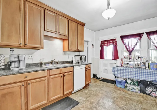 3rd image of 15 Norval Ave, Fitchburg, MA 01420 | MLS# 73554650