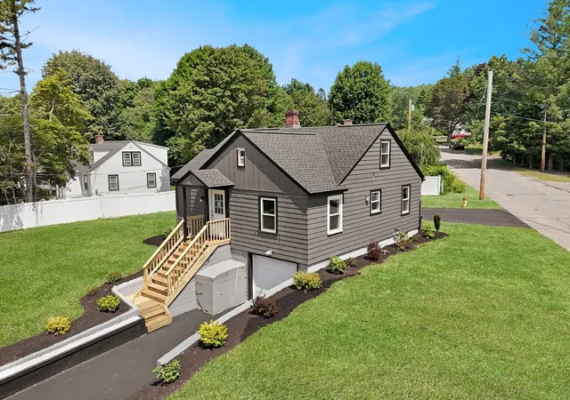 3rd image of 35 Richardson Rd, Fitchburg, MA 01420 | MLS# 73557311