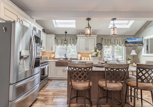 3rd image of 8 Cherrywood Lane #8, Franklin, MA 02038 | MLS# 73552513