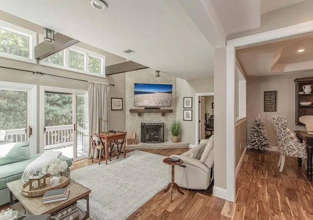 5th image of 8 Cherrywood Lane #8, Franklin, MA 02038 | MLS# 73552513