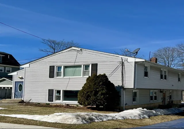 Photo 3 of Sale Pending at 10 Edgemere Rd, Quincy, MA 02169 | MLS# 73493252 | Listing updated on 2026-09-29