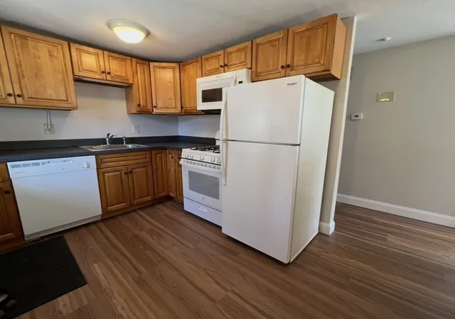 Photo 3 of Sale Pending at 10 Edgemere Rd, Quincy, MA 02169 | MLS# 73493252 | Listing updated on 2026-09-29
