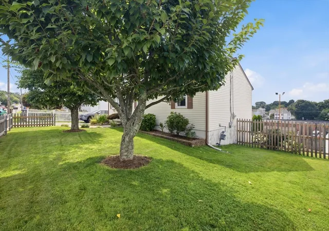 4th image of 680 N Underwood St, Fall River, MA 02720 | MLS# 73568182