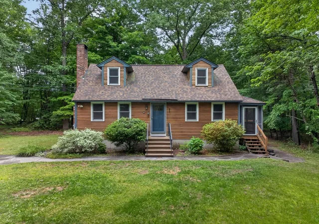 Homes for sale in Pepperell, MA | 46 West St, Pepperell, MA 01463 | MLS# 73539885