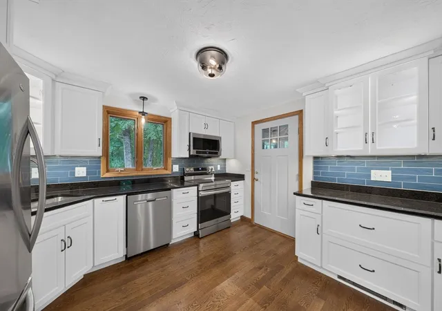 Homes for sale in Pepperell, MA | 46 West St, Pepperell, MA 01463 | MLS# 73539885