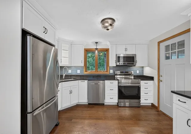 Homes for sale in Pepperell, MA | 46 West St, Pepperell, MA 01463 | MLS# 73539885