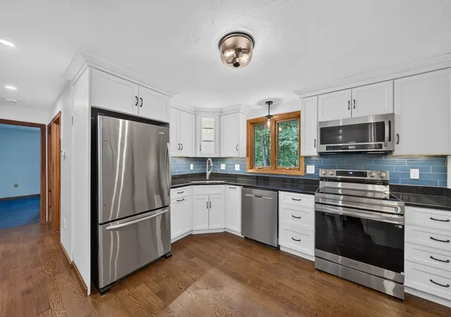 Homes for sale in Pepperell, MA | 46 West St, Pepperell, MA 01463 | MLS# 73539885