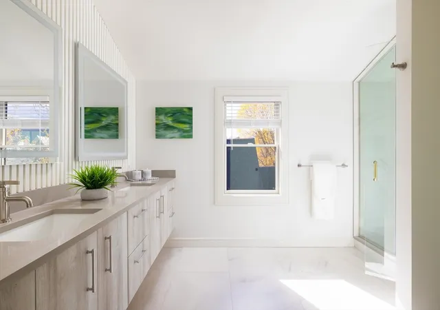 2nd image of 21 Kent Sq, Brookline, MA 02446