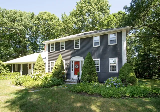 3rd image of 4 Old Forge Rd, Scituate, MA 02066 | MLS# 73547688