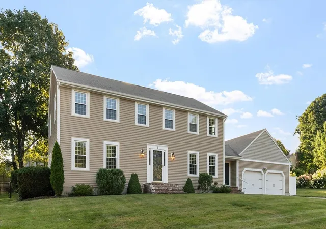 2nd image of 4 Lantern Lane, Shrewsbury, MA 01545 | MLS# 73567480