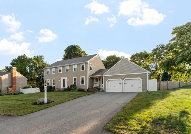 Photo 3 of Sale Pending at 4 Lantern Lane, Shrewsbury, MA 01545 | MLS# 73567480 | Listing updated on 2026-08-31