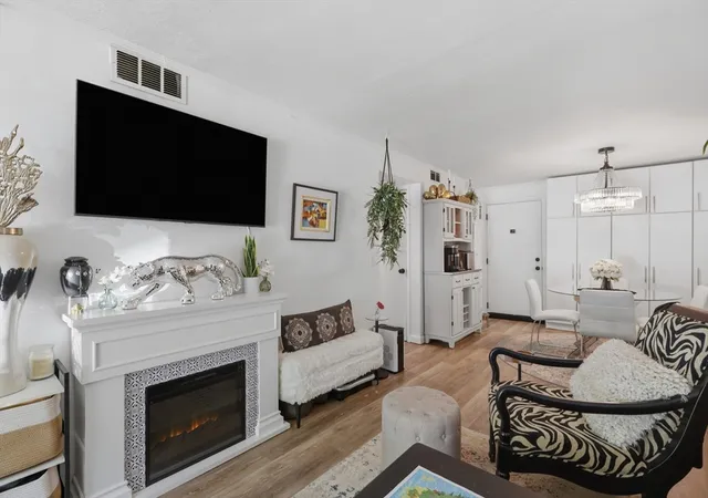 Homes for sale in Rutland, MA | 176 Maple Avenue #5-6, Rutland, MA 01543 | MLS# 73538472